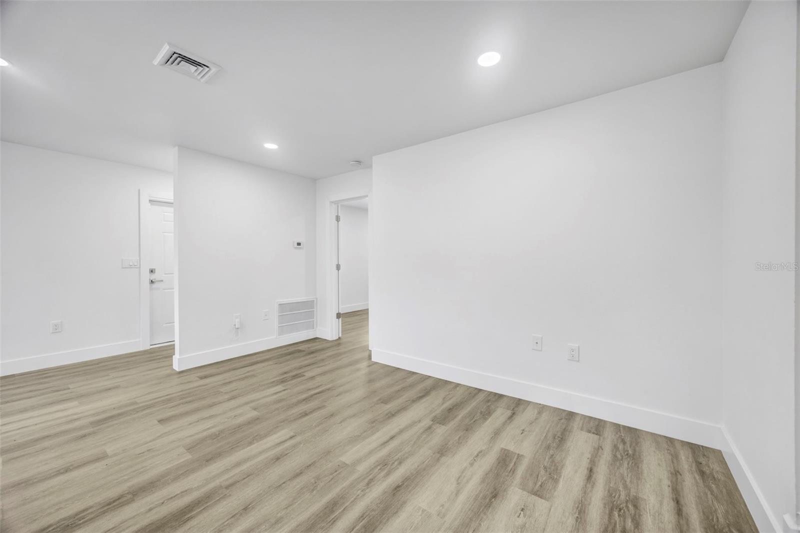 RAINTREE MANOR HOMES CONDO - Residential Lease