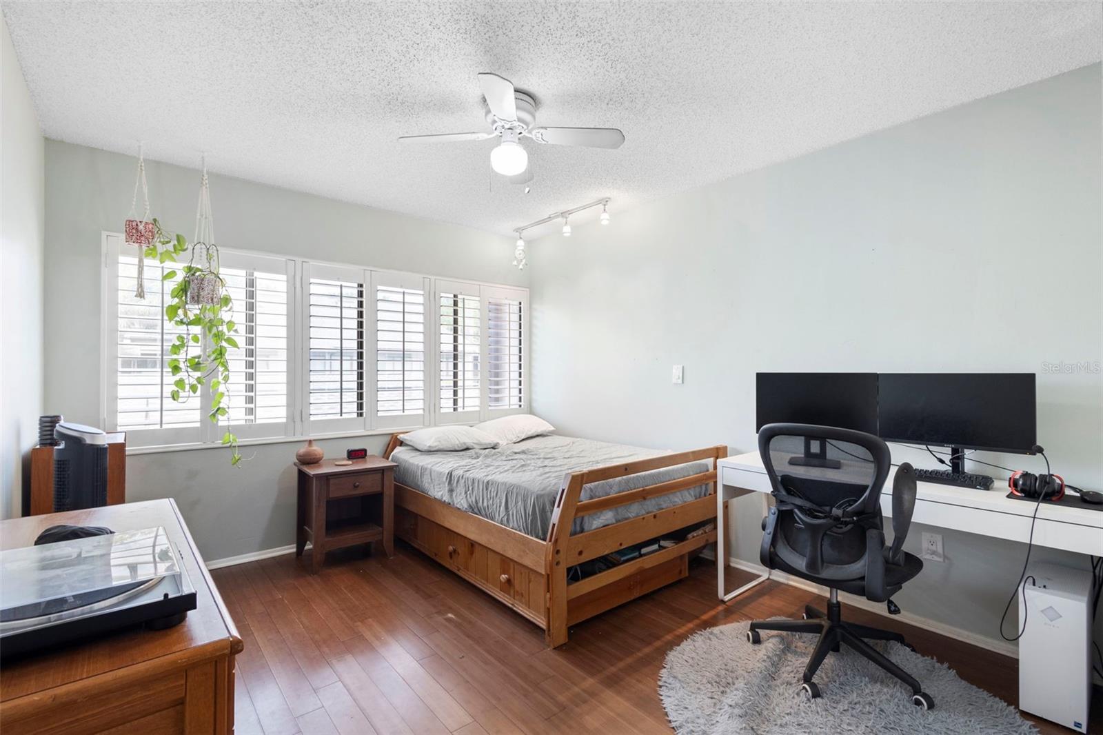 ULTRA VISTA CONDO - Residential Lease