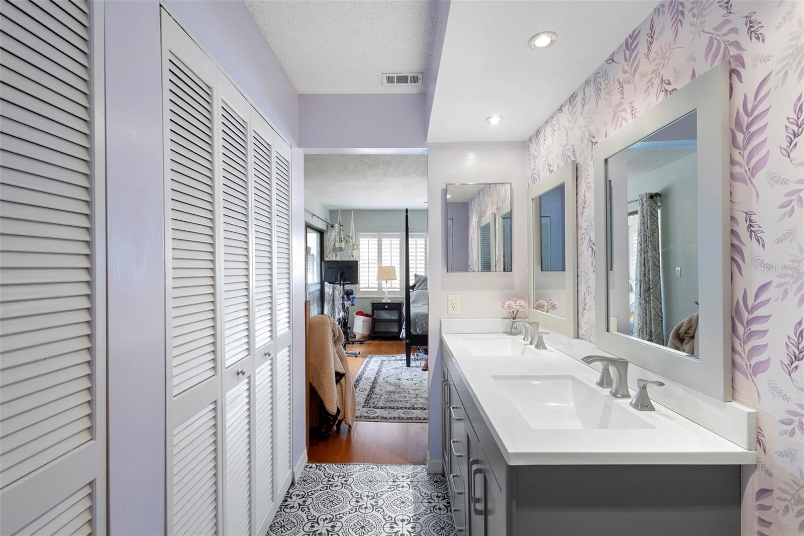 ULTRA VISTA CONDO - Residential Lease