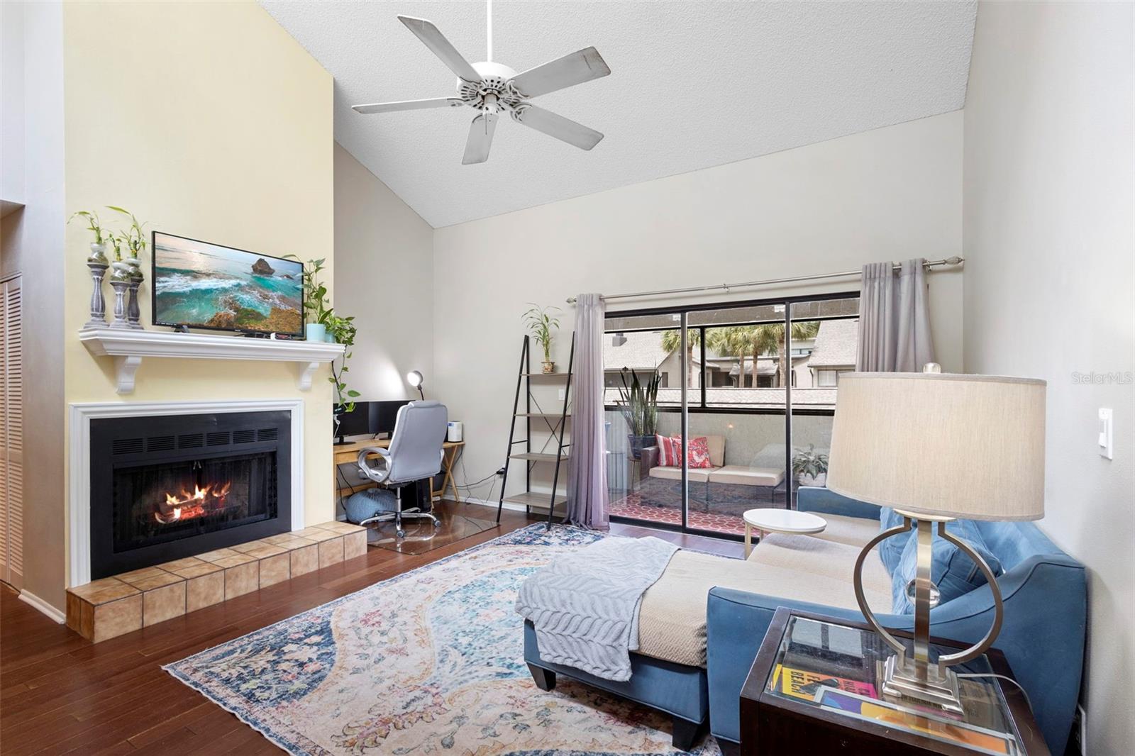 ULTRA VISTA CONDO - Residential Lease