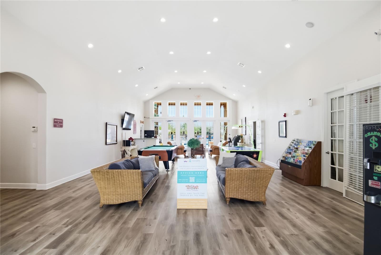 VILLAS AT SEVEN DWARFS LANE CONDO - Residential