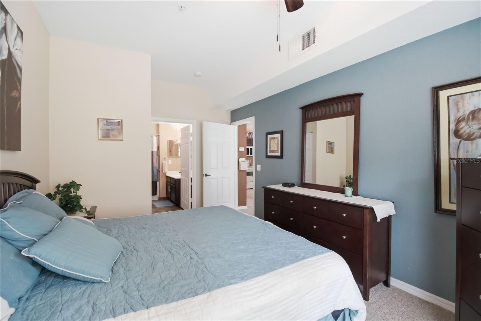 VILLAS AT SEVEN DWARFS LANE CONDO - Residential