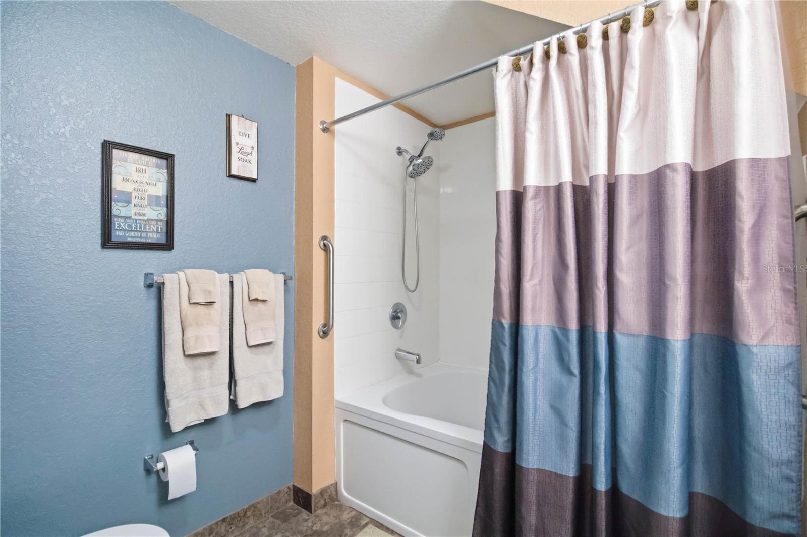 VILLAS AT SEVEN DWARFS LANE CONDO - Residential