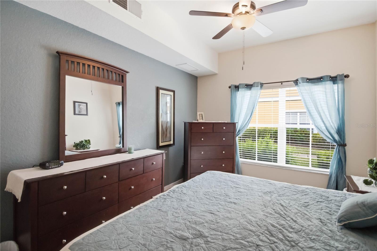 VILLAS AT SEVEN DWARFS LANE CONDO - Residential