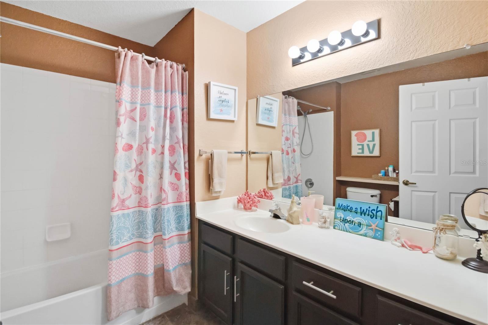 VILLAS AT SEVEN DWARFS LANE CONDO - Residential