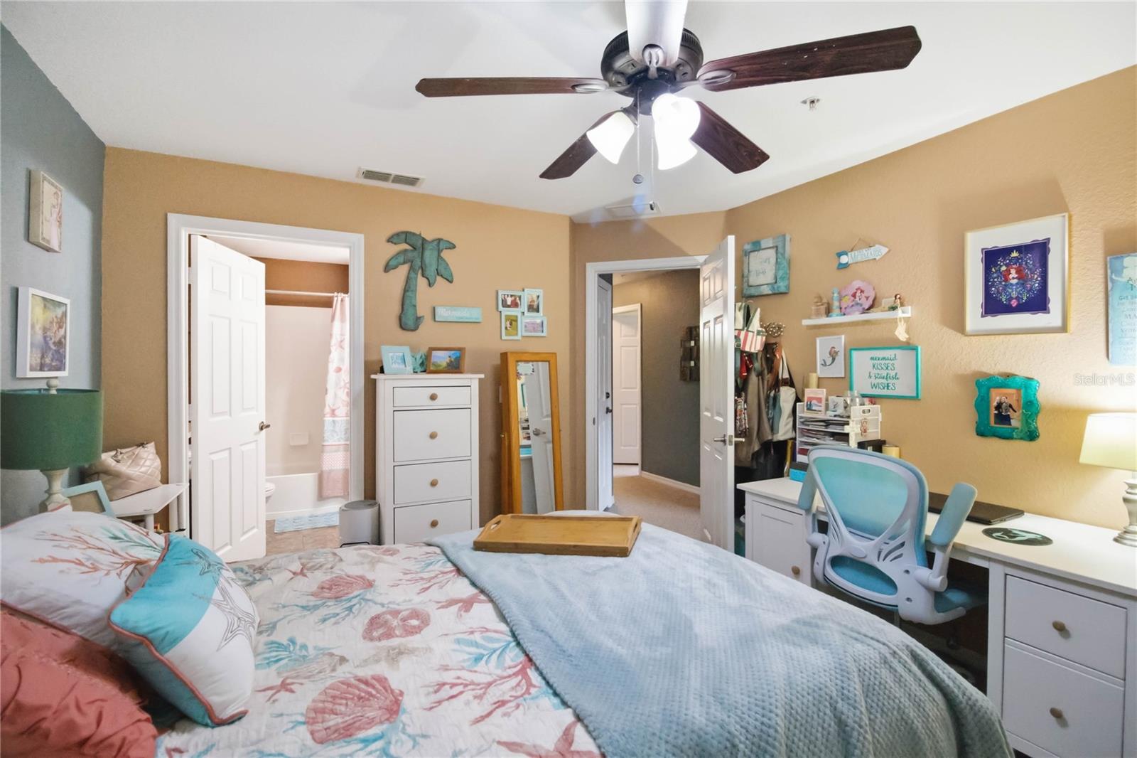 VILLAS AT SEVEN DWARFS LANE CONDO - Residential