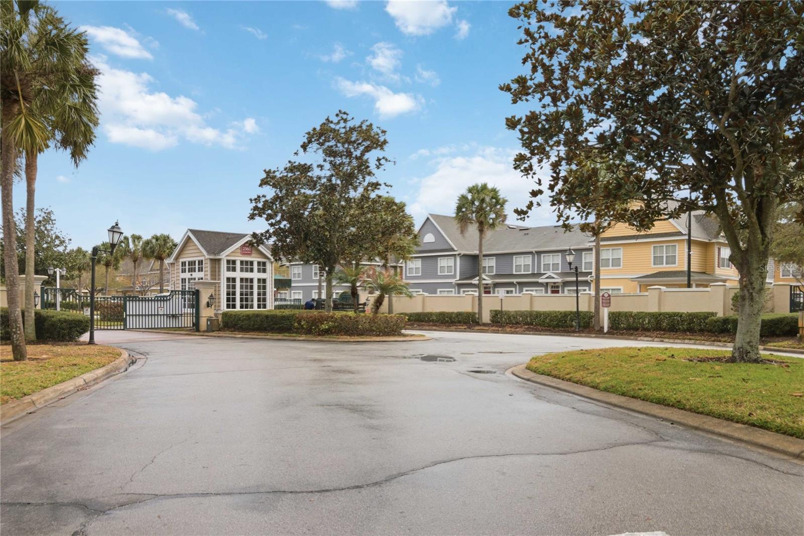 VILLAS AT SEVEN DWARFS LANE CONDO - Residential