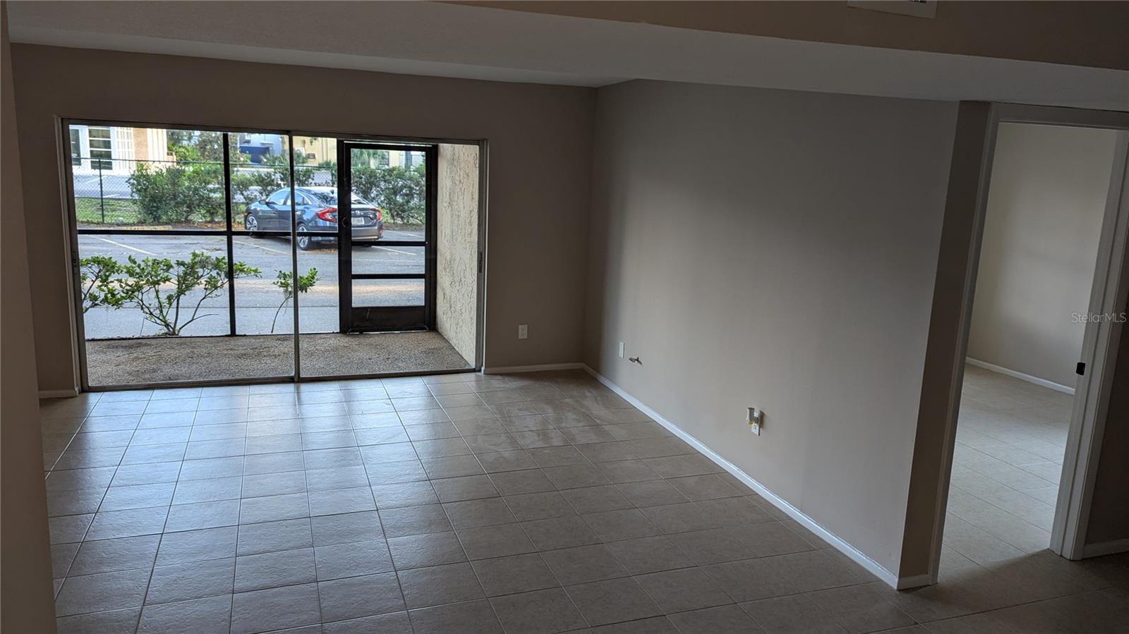 THE OAKS UNIT II A CONDO - Residential Lease