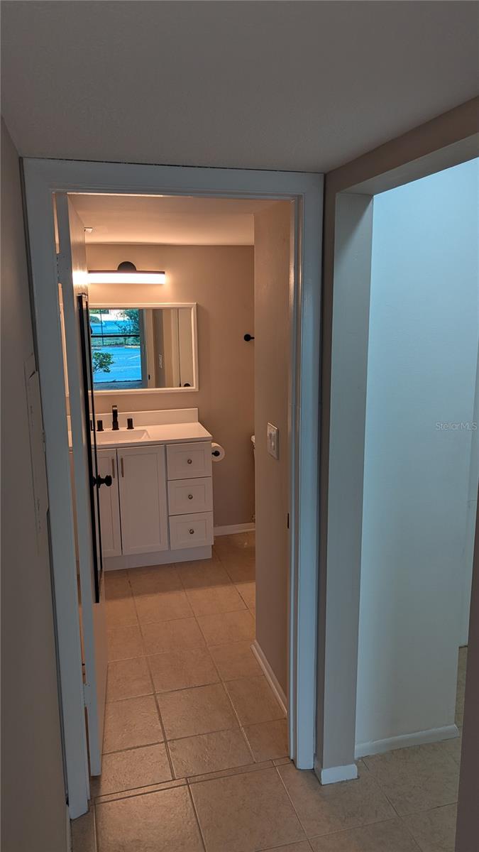 THE OAKS UNIT II A CONDO - Residential Lease
