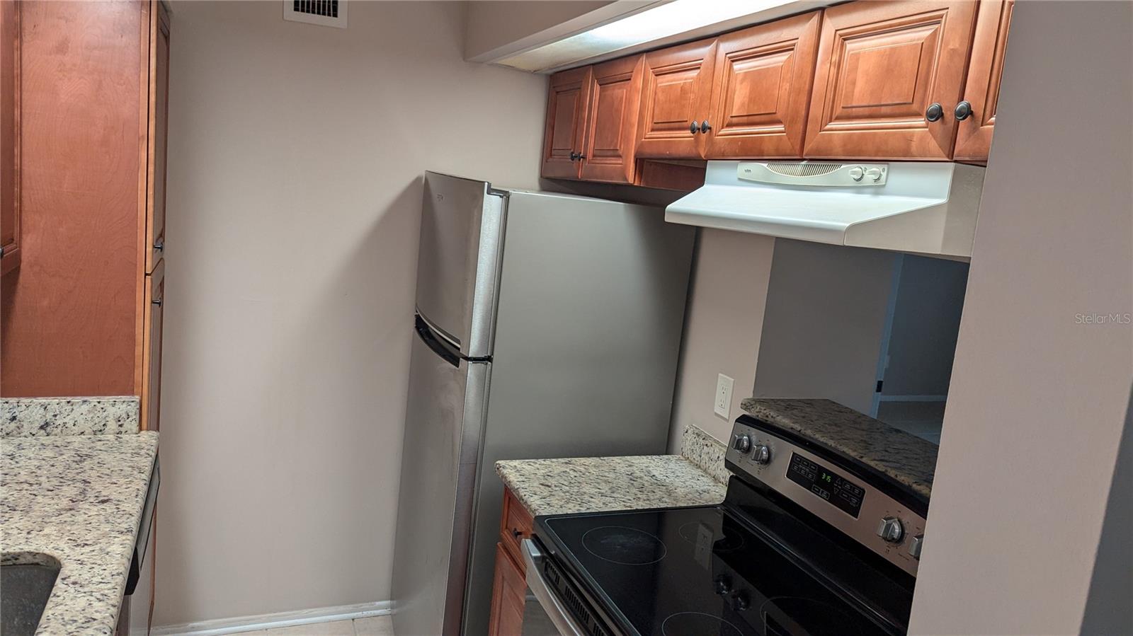 THE OAKS UNIT II A CONDO - Residential Lease