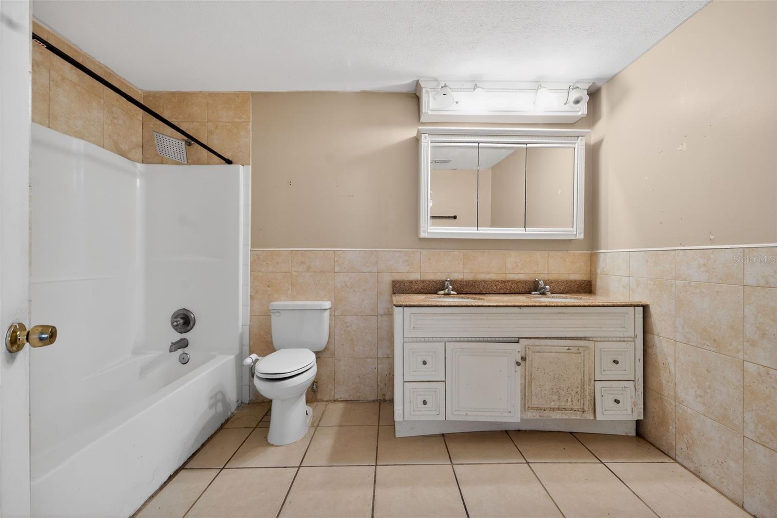 SOUTHSIDE ESTATES - Residential