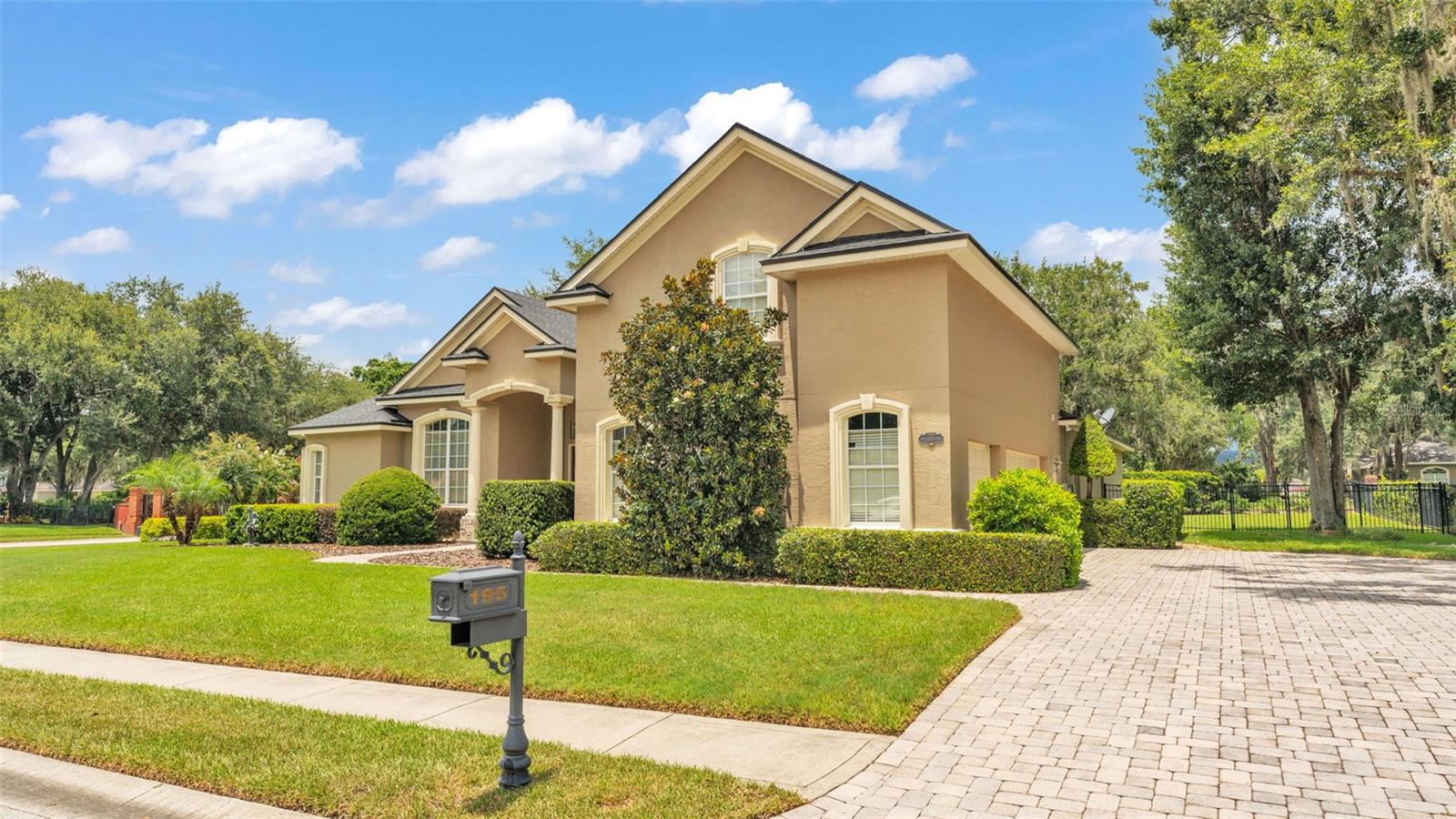 195 SHANNON OAKS DRIVE