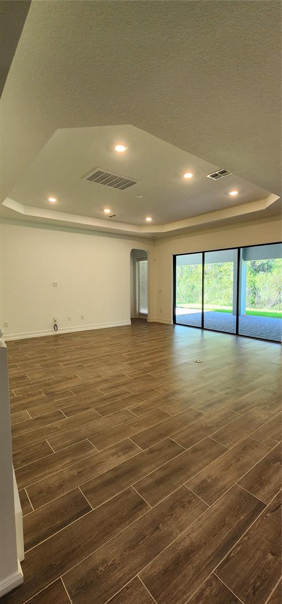 ESTANCIA PH 2B2 - Residential Lease