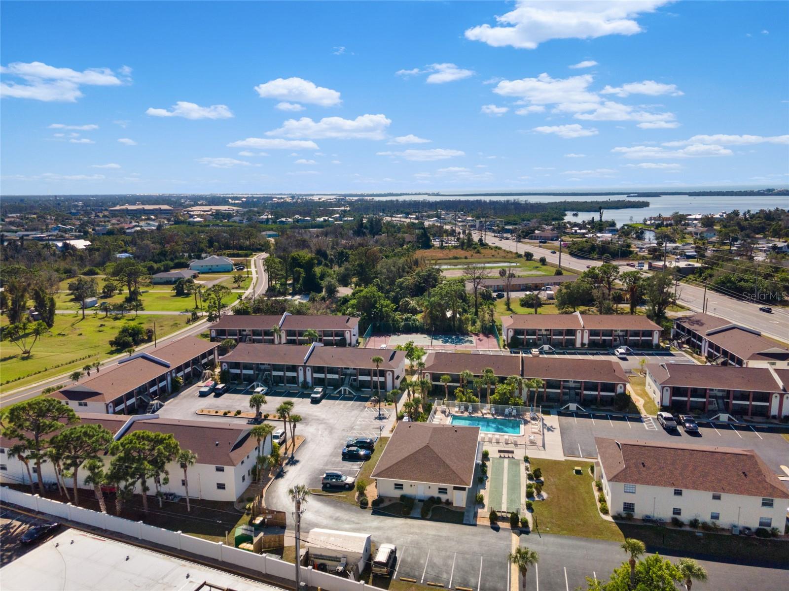 PALM MANOR - Residential