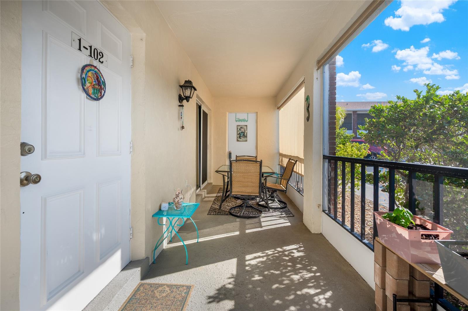 PALM MANOR - Residential