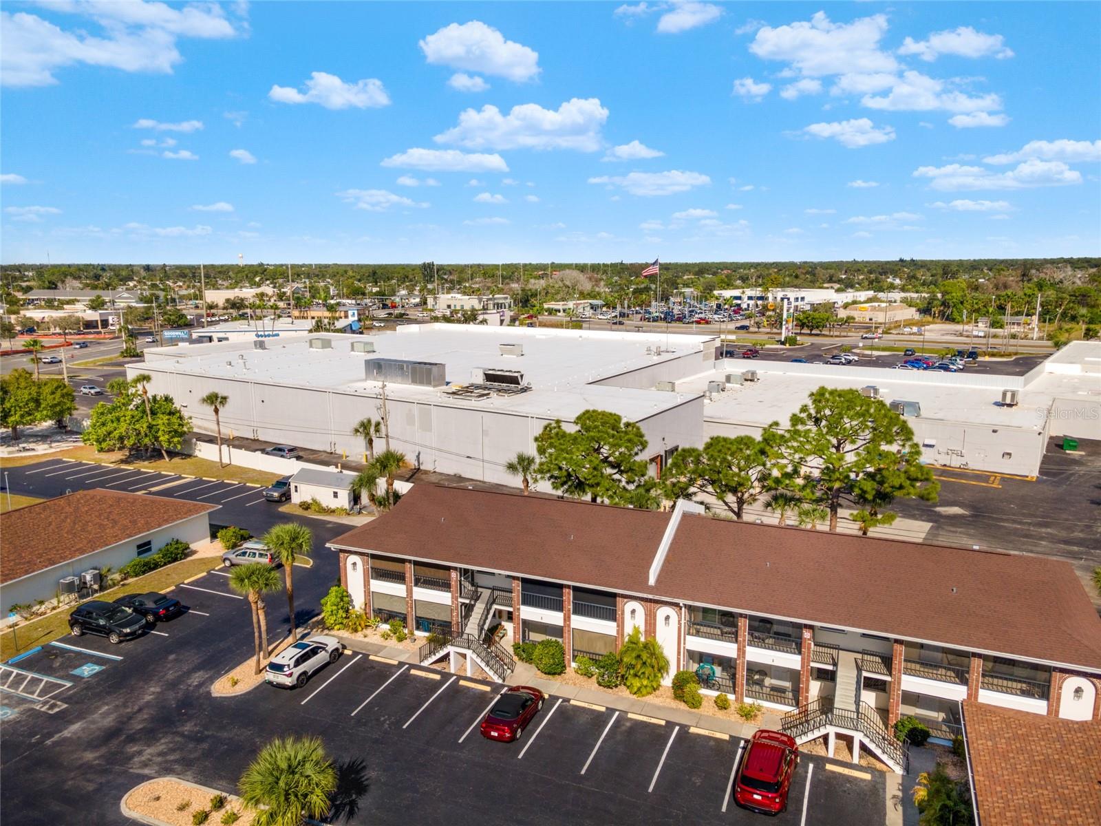 PALM MANOR - Residential