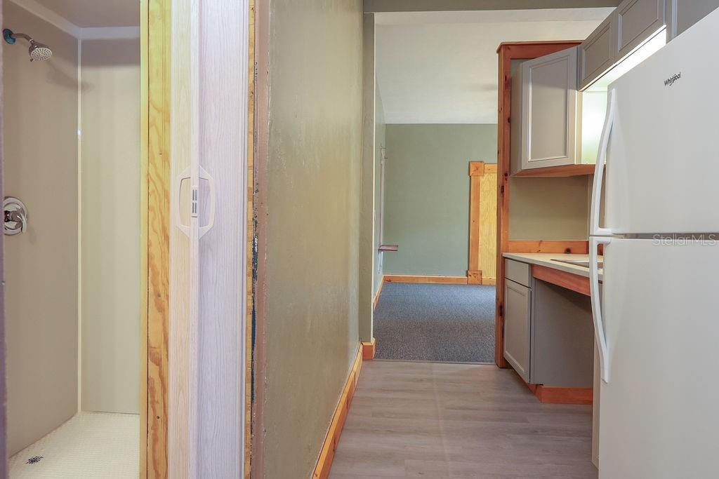 ROGERS DELAND - Residential Lease