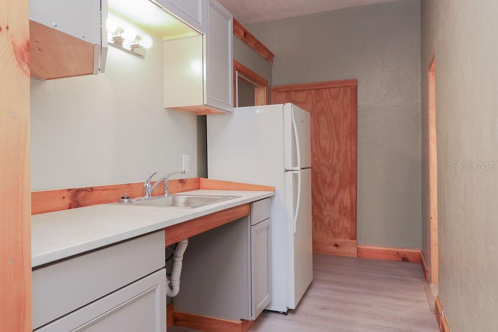 ROGERS DELAND - Residential Lease
