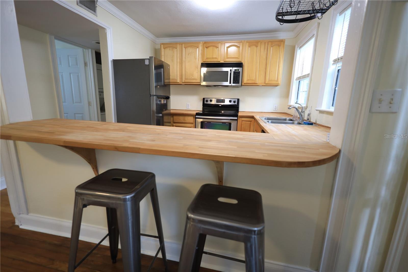 ROBINSONS S A 03 REV - Residential Lease