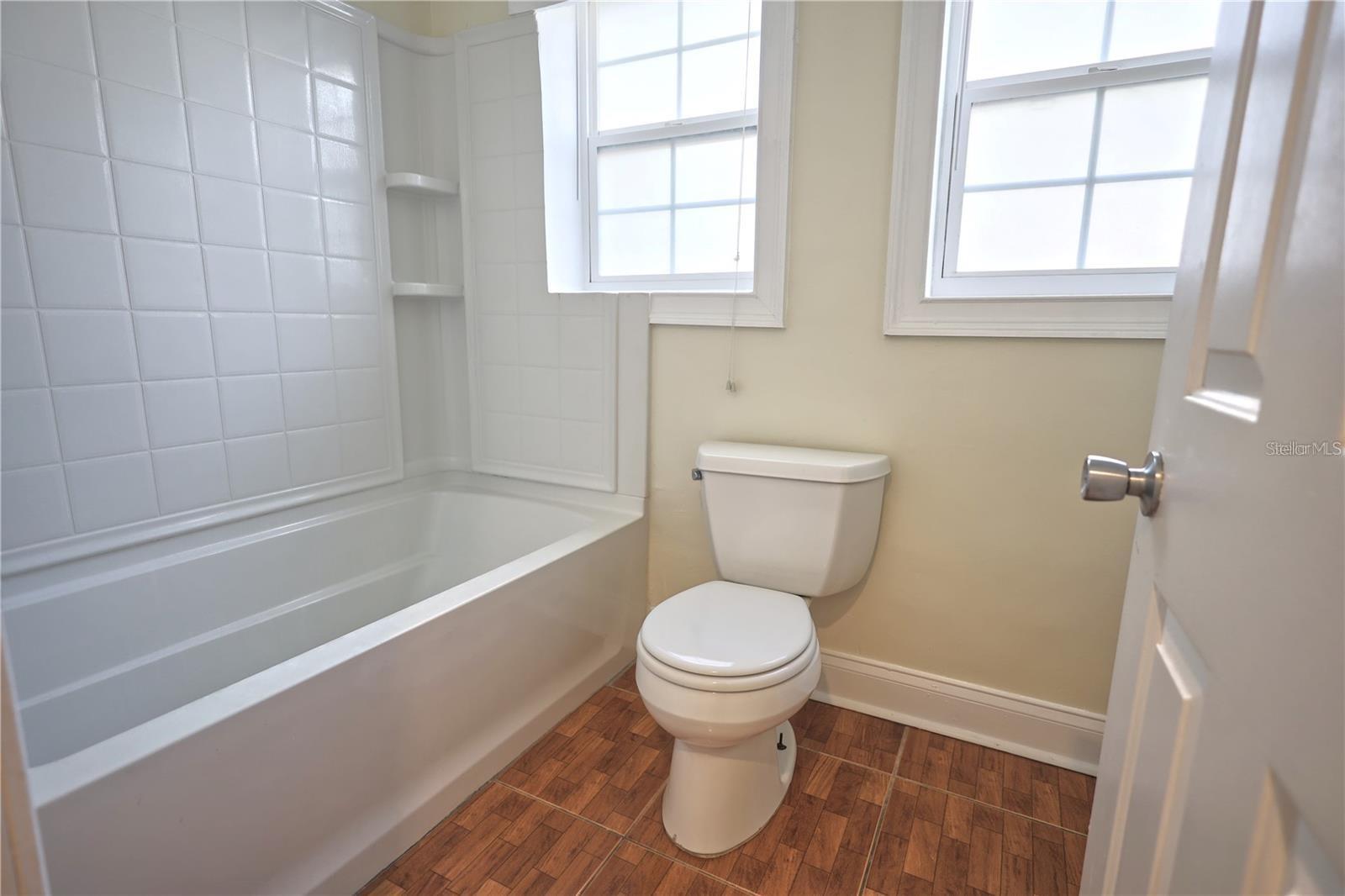 ROBINSONS S A 03 REV - Residential Lease