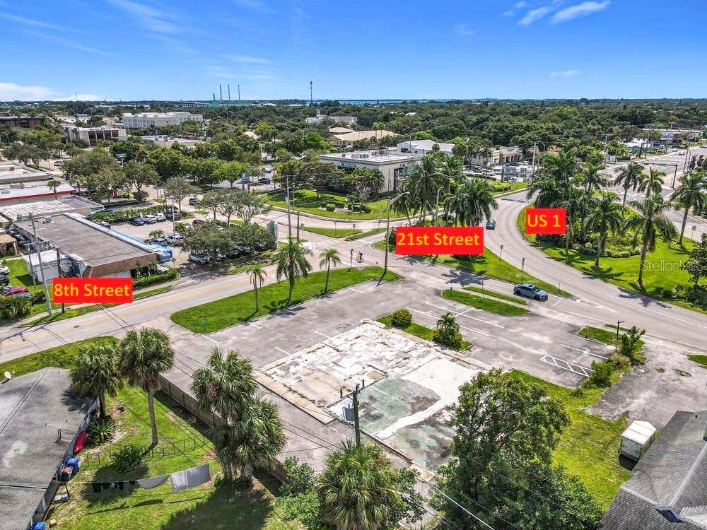 Photo of 810 21st Street, Vero Beach, FL 32960 (MLS # O6428499)