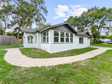 Photo of 2529 NE 6th Street, Ocala, FL 34470 (MLS # OM711995)