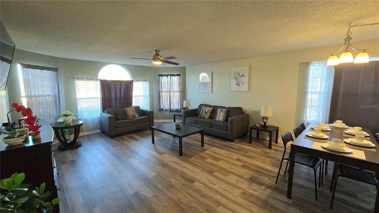 VILLAS AT SOMERSET THE - Residential