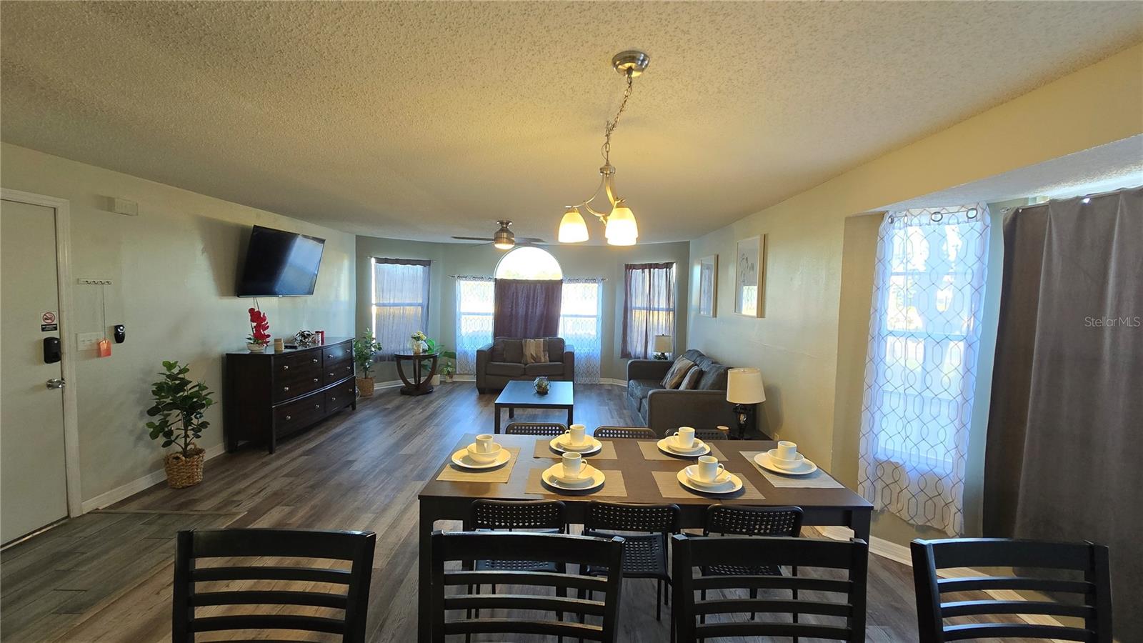 VILLAS AT SOMERSET THE - Residential