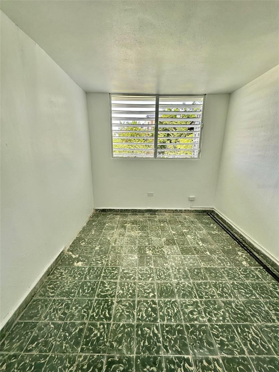 URB. COUNTRY CLUB - Residential