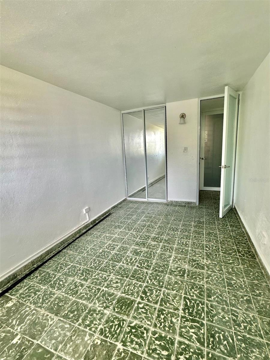 URB. COUNTRY CLUB - Residential