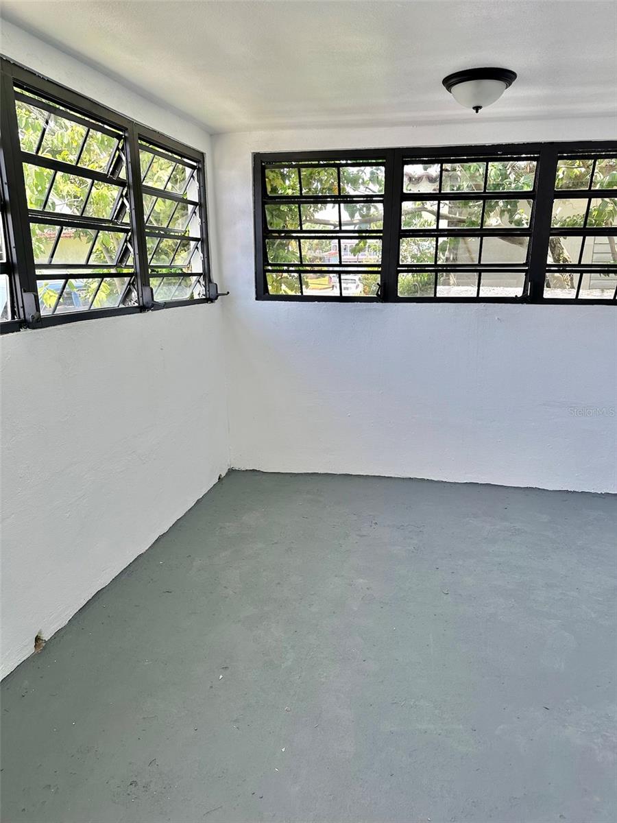 URB. COUNTRY CLUB - Residential