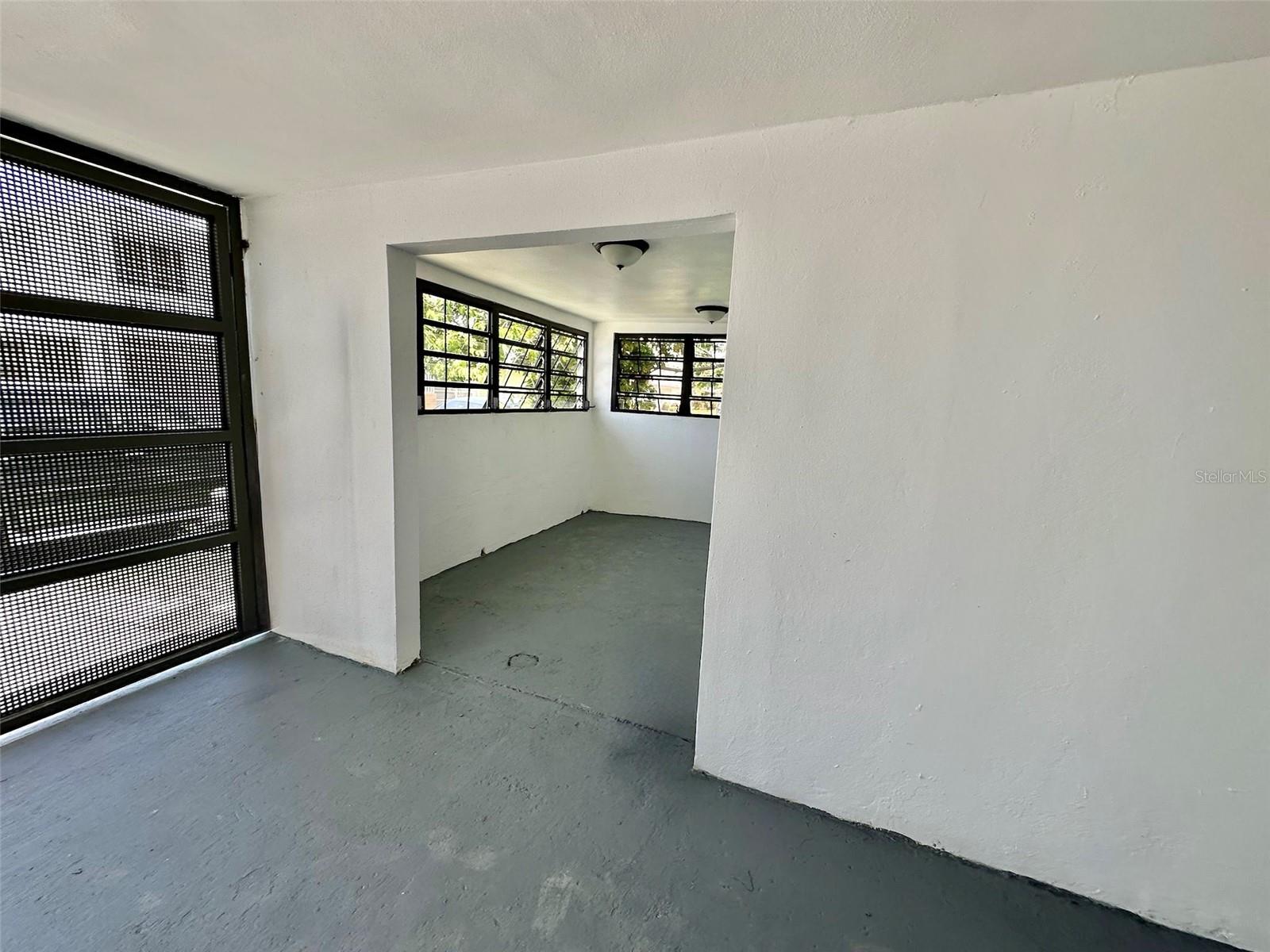 URB. COUNTRY CLUB - Residential