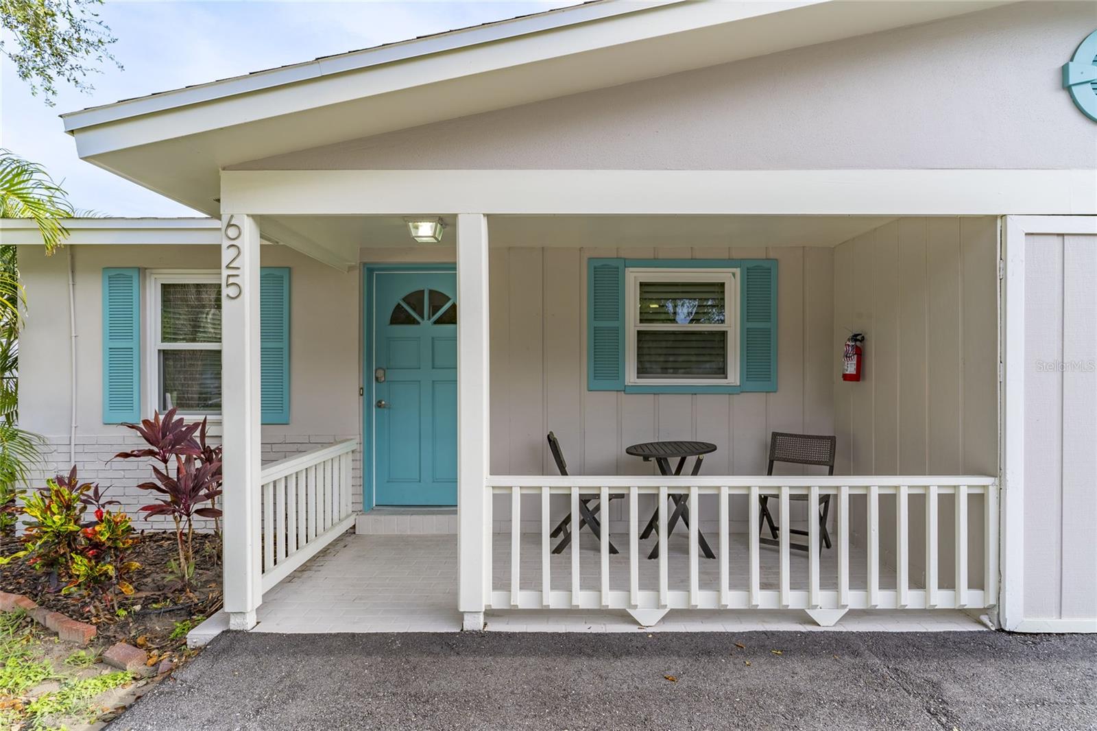 GREAT DEAL: A $1000 TOWARD YOUR RENT PAYMENTS IF LEASED SIGNED BEFORE OR ON AUG 1 2025, THIS BEAUTIFUL DUPLEX #625 IS 5 MINUTE WALK TO DOWNTOWN DUNEDIN. 5 MINUTE WALK TO BLUE JAYS STADIUM. 13 MINUTE DRIVE TO HONEYMOON ISLAND STATE PARK. 15 MINUTE DRIVE TO THE WORLD FAMOUS CLEARWATER BEACH. 5 BLOCKS TO THE PINELLAS TRAIL. BUILDING WAS COMPLETELY REMODELED IN 2021. UPDATES INCLUDE BRAND NEW A/C UNITS (2022), LUXURY VINYL PLANK FLOORING, SHAKER KITCHEN CABINETS, QUARTZ COUNTERTOPS, STAINLESS STEEL APPLIANCES, CEILING FANS, FRESH PAINT INSIDE AND OUT, RECESSED LIGHTING, UPDATED WINDOWS (2020), UPDATED BATHROOMS, AND THE LIST GOES ON. EACH UNIT HAS ITS OWN STORAGE SHED. ALL FURNITURE, APPLIANCES ARE INCLUDED. REQUIREMENT: FIRST AND SEC DEPOSIT AND BACKGROUND CHECK, EMPLOYMENT VERIFICATION
