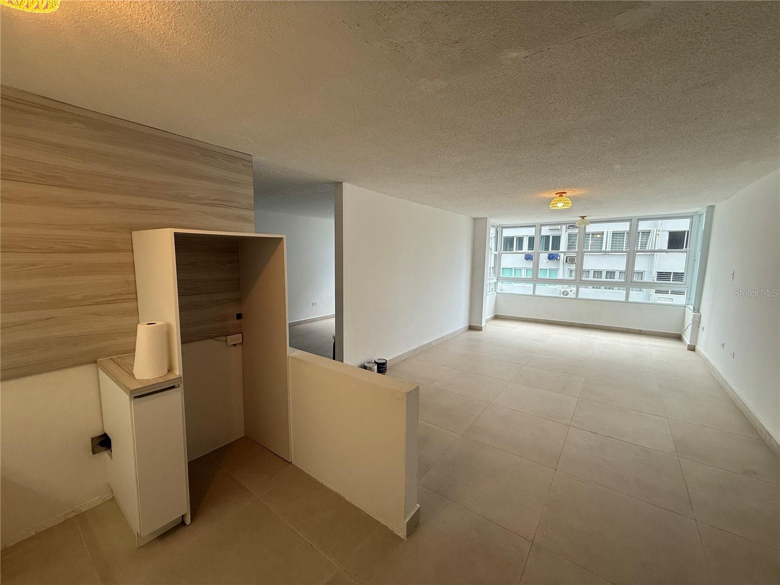 CONDOMINIUM WALDORF TOWER - Residential