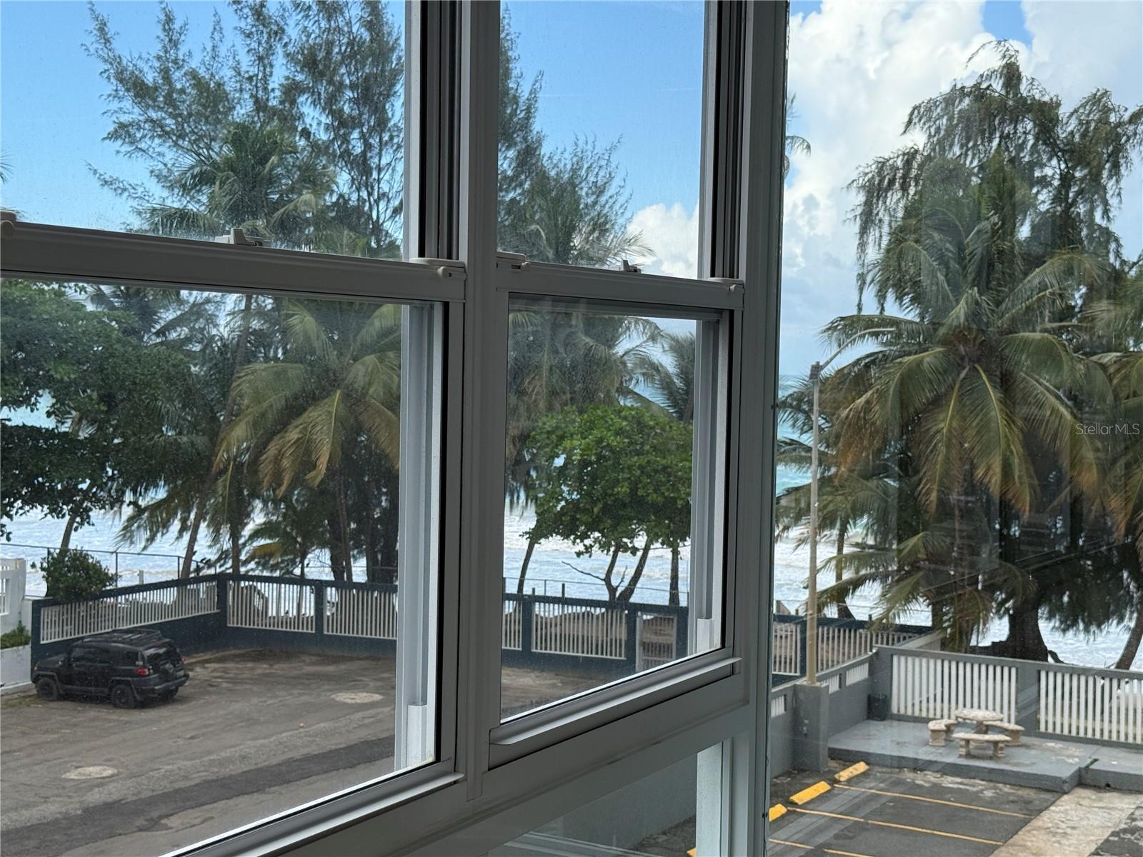 CONDOMINIUM WALDORF TOWER - Residential