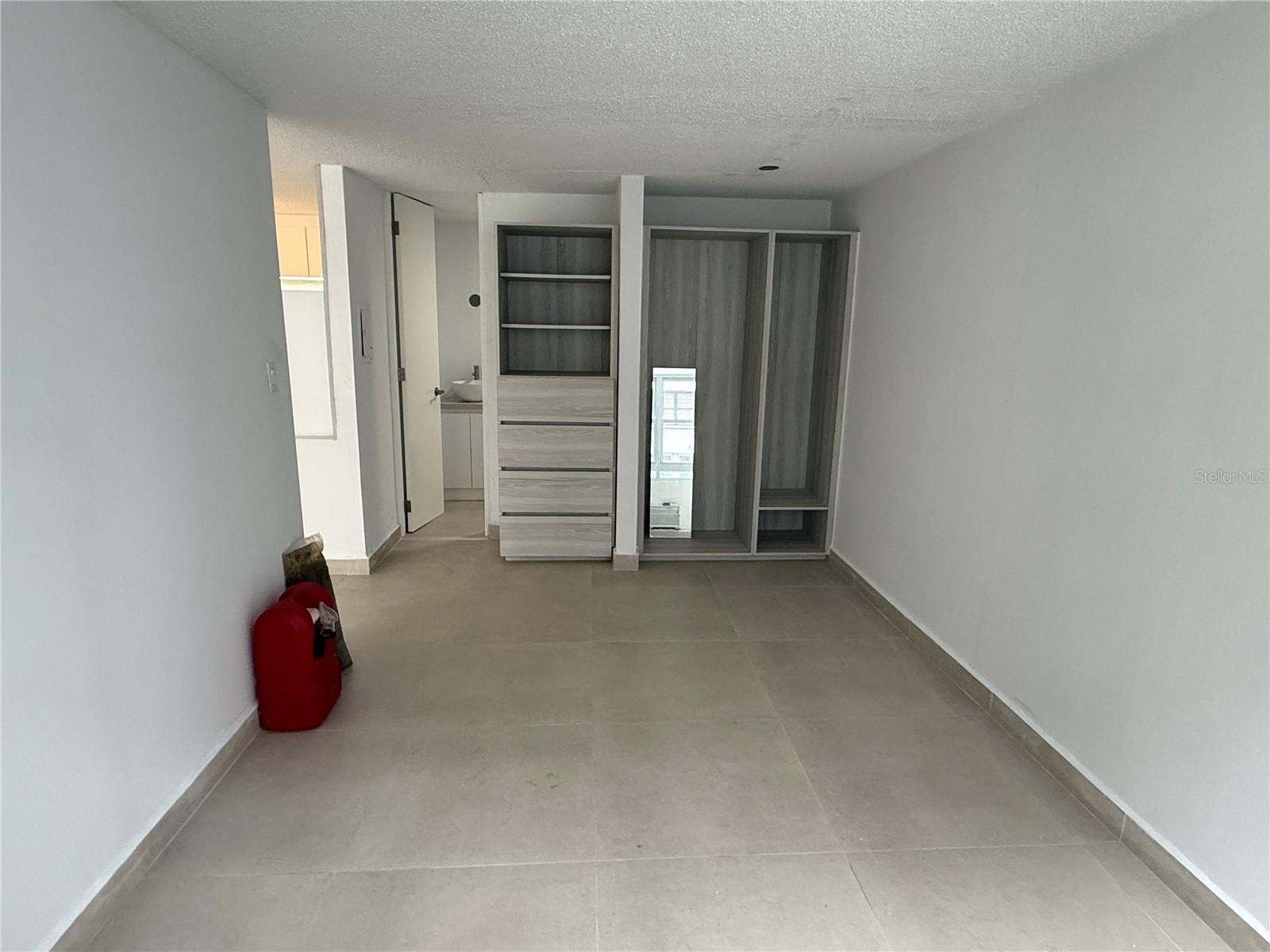 CONDOMINIUM WALDORF TOWER - Residential