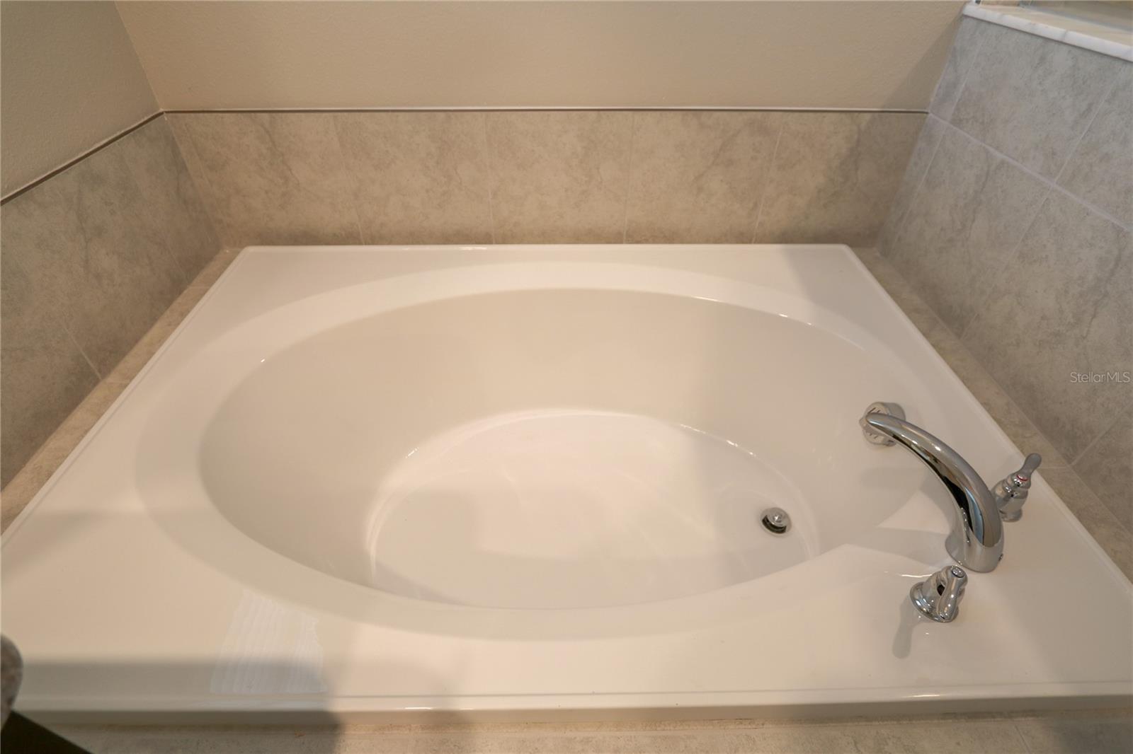 TOUCHSTONE PH 5 - Residential Lease