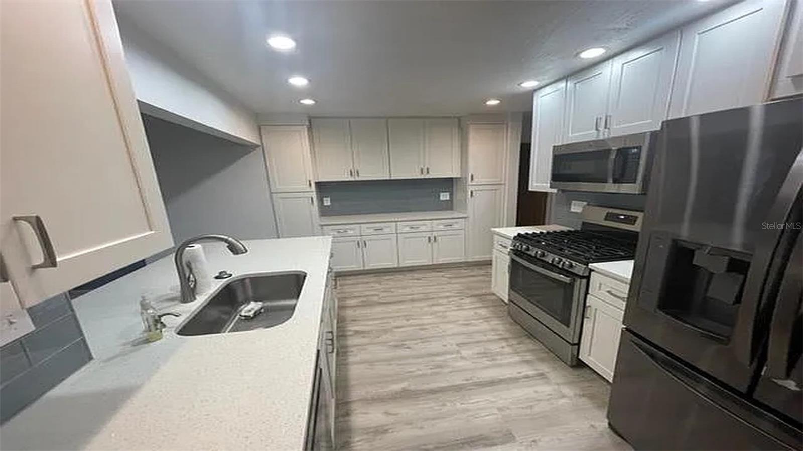 BROADWATER UNIT 2 BLK P - Residential Lease