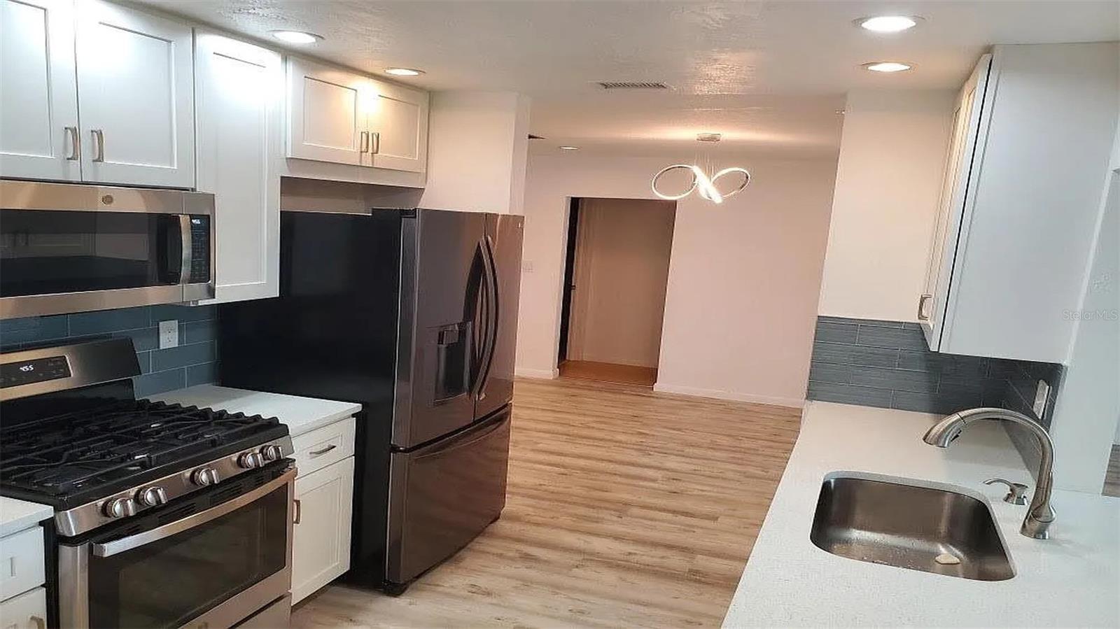 BROADWATER UNIT 2 BLK P - Residential Lease