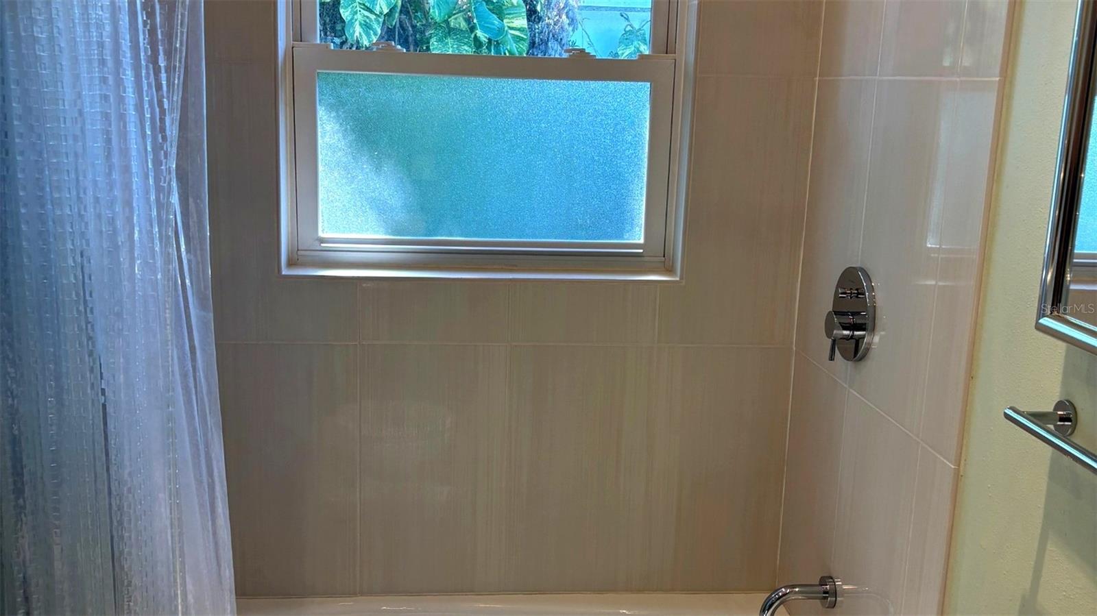 BROADWATER UNIT 2 BLK P - Residential Lease