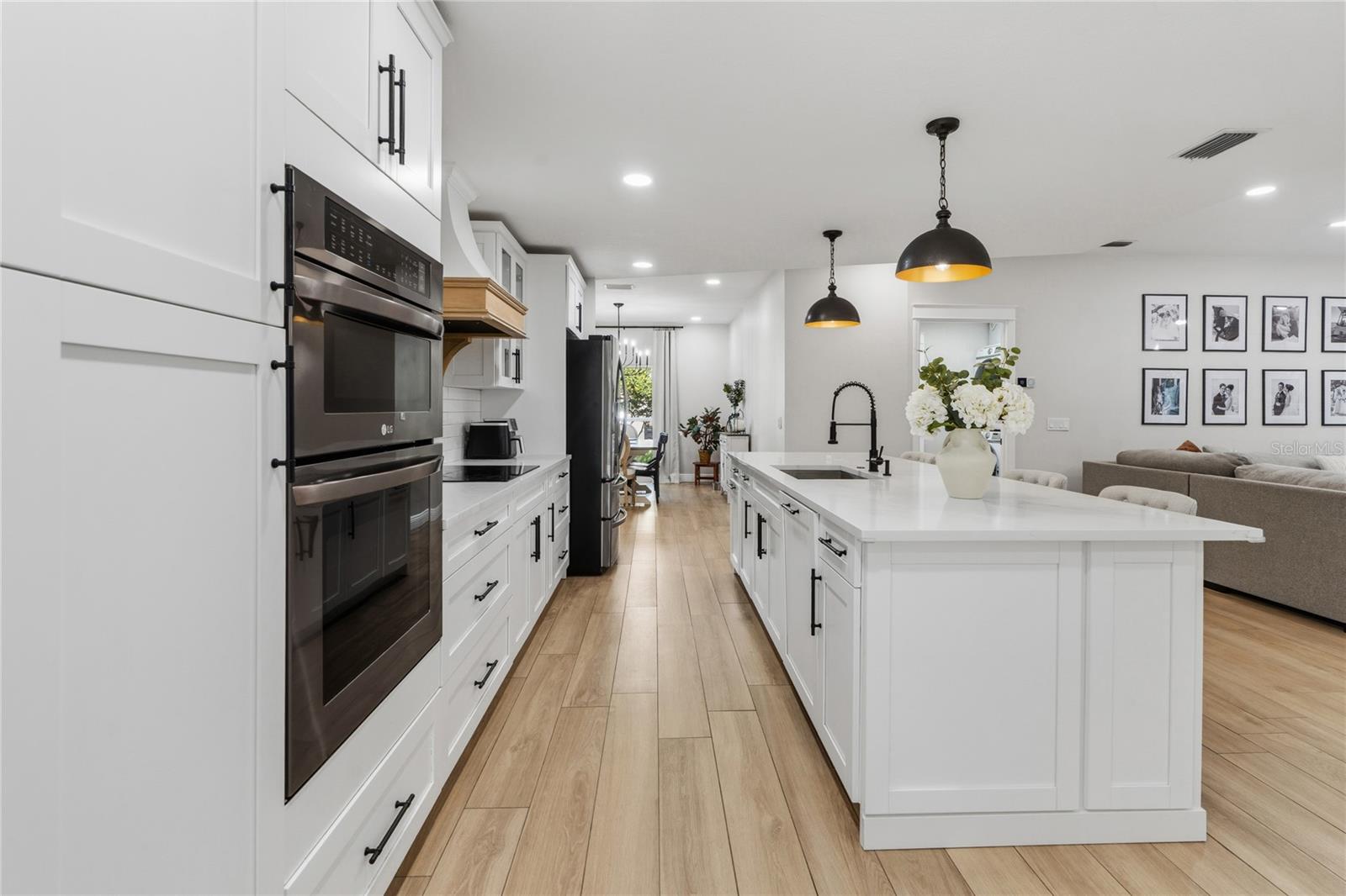 VILLAGE WOOD - Residential