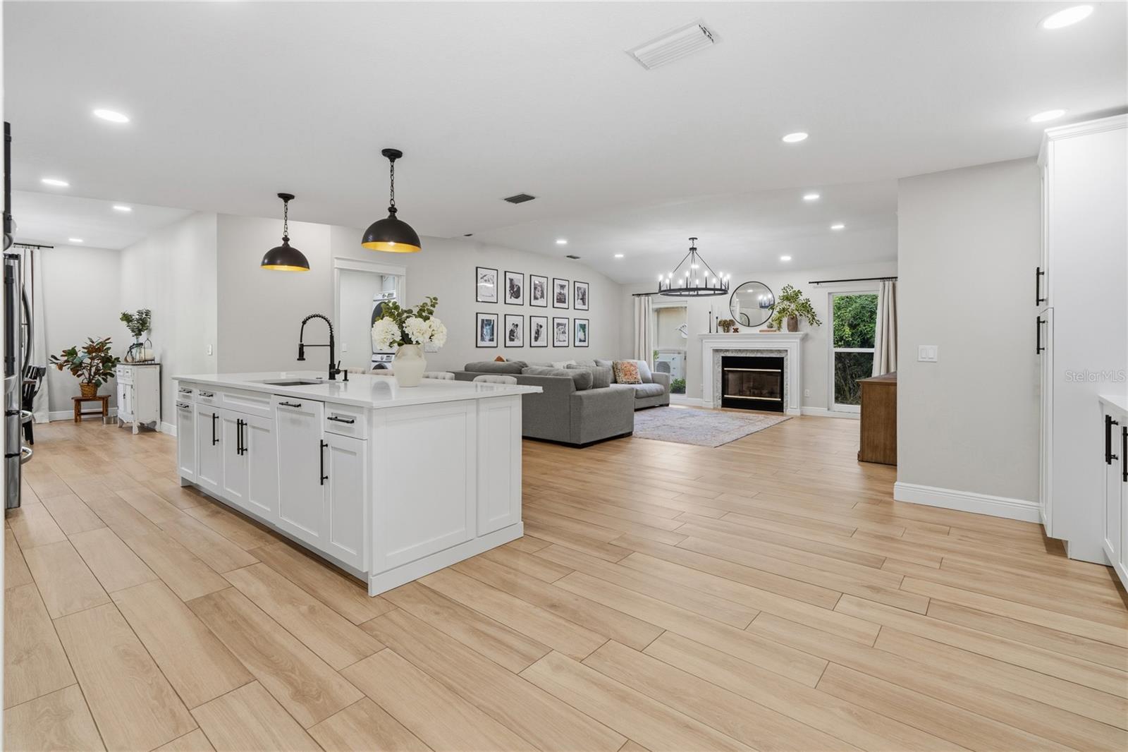 VILLAGE WOOD - Residential
