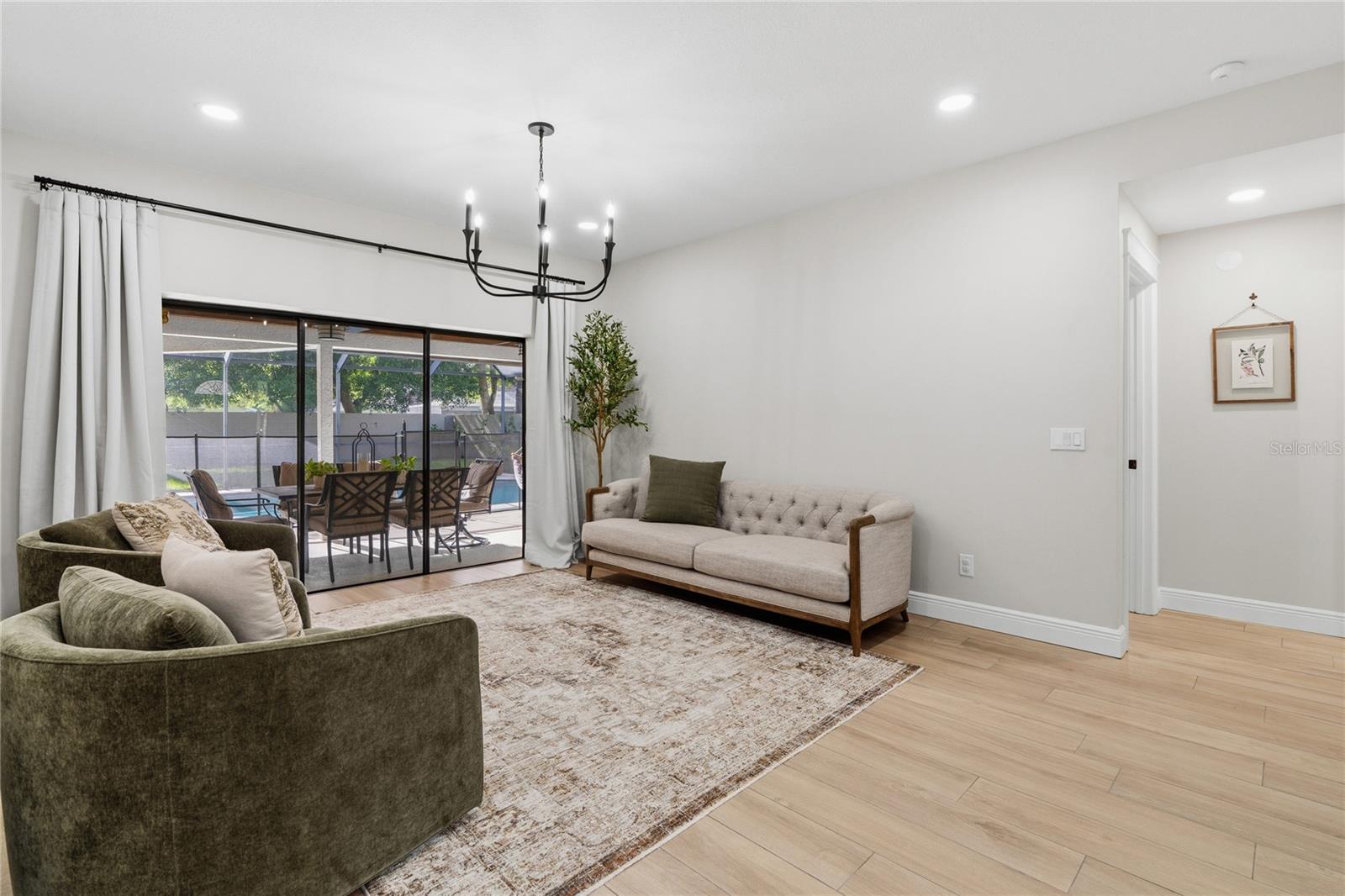 VILLAGE WOOD - Residential