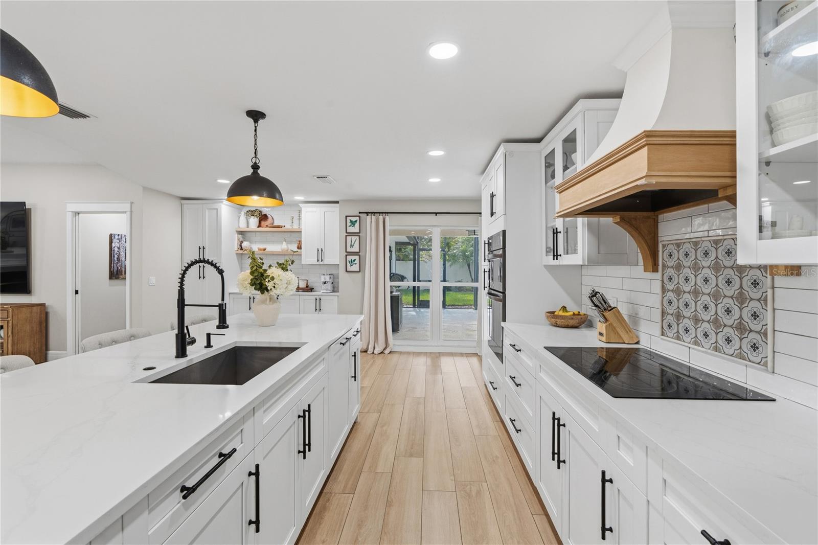 VILLAGE WOOD - Residential