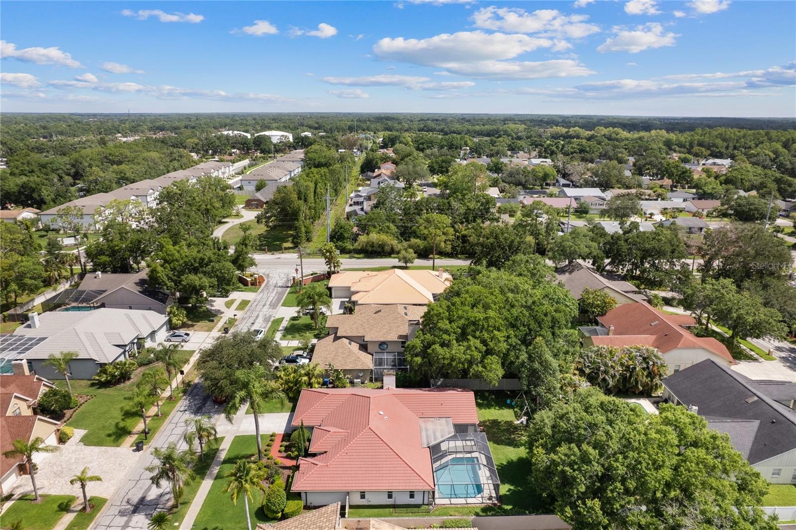 VILLAGE WOOD - Residential