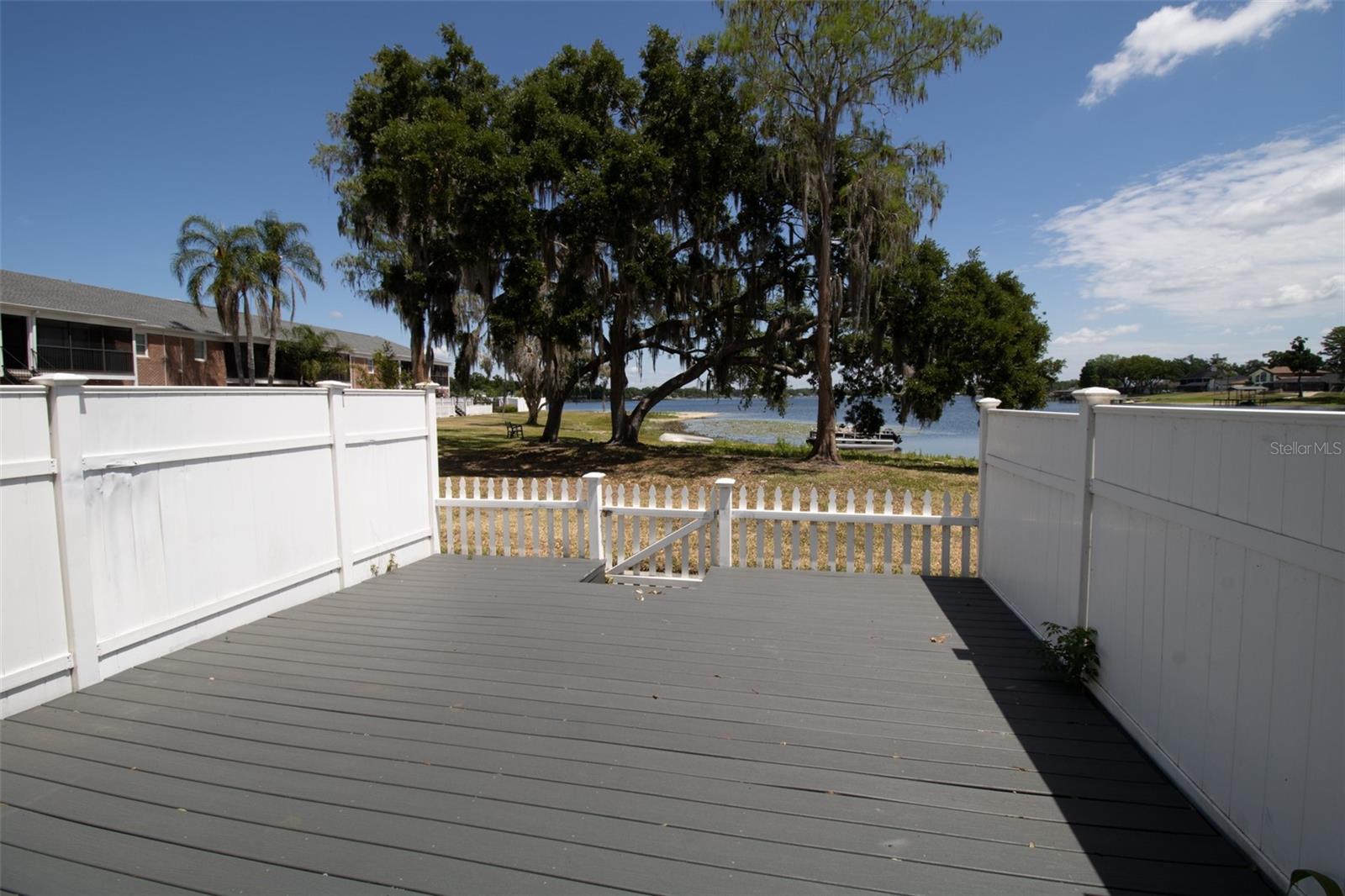 WHISPERING OAKS - Residential Lease