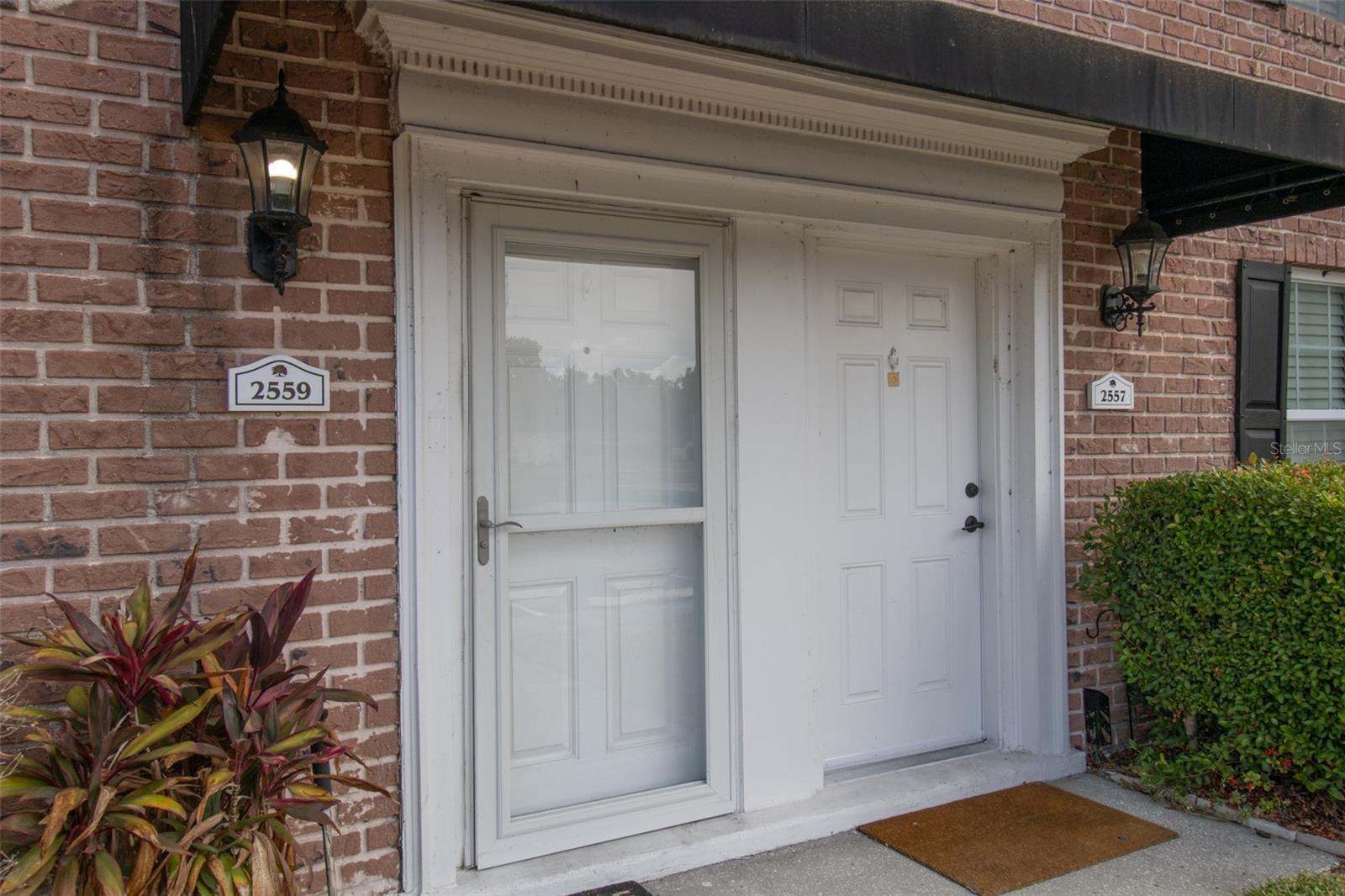 WHISPERING OAKS - Residential Lease
