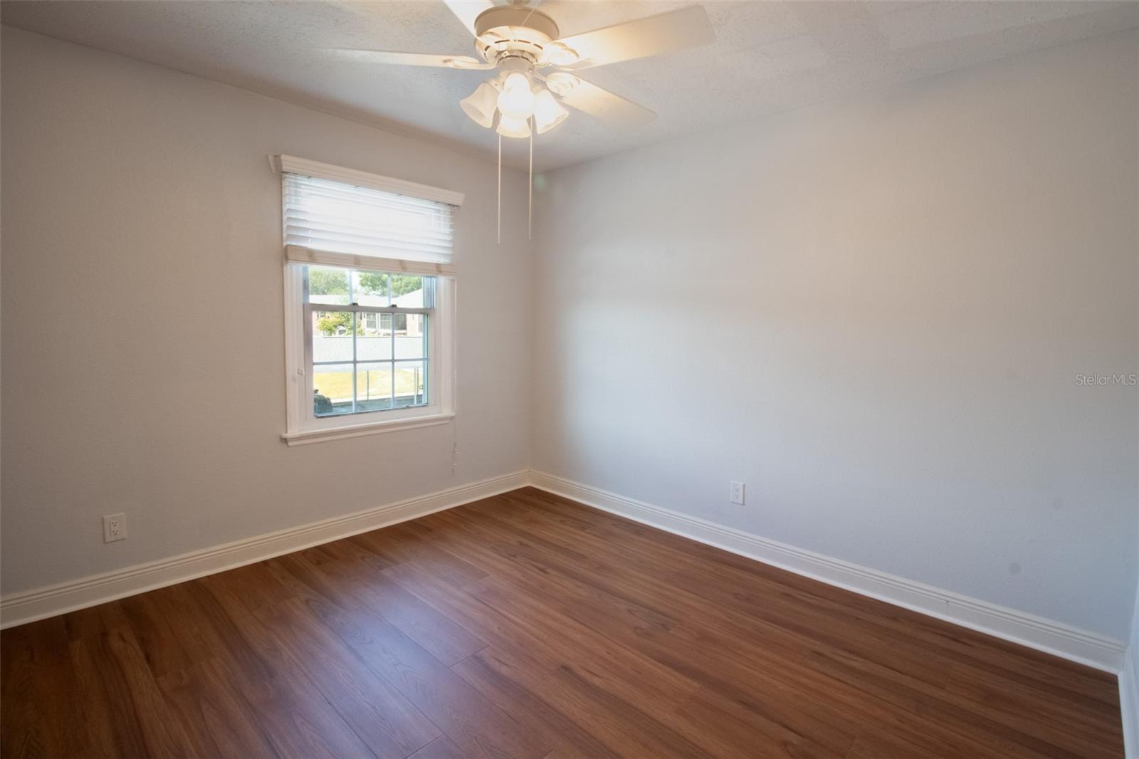 WHISPERING OAKS - Residential Lease