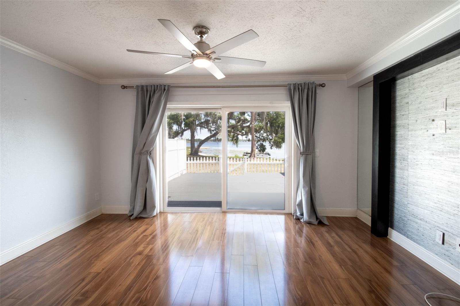 WHISPERING OAKS - Residential Lease