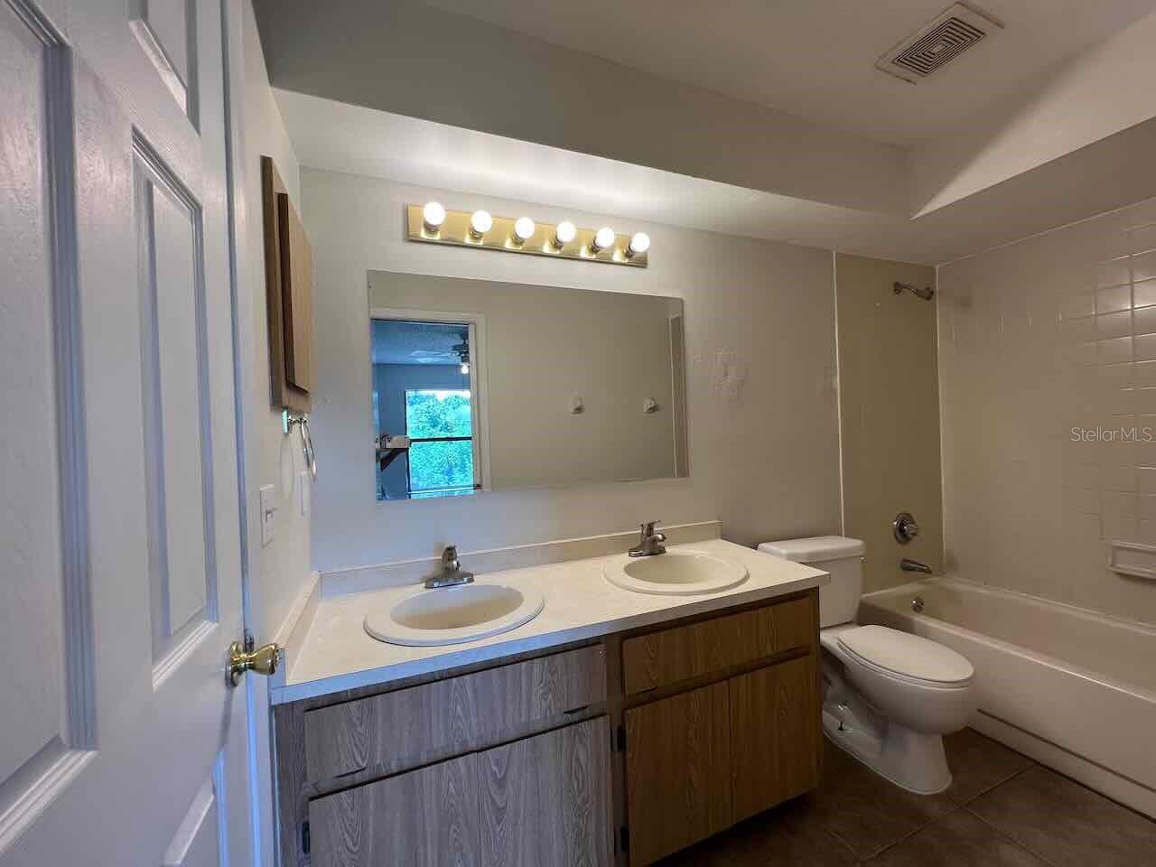 Florida Shores 01 - Residential Income